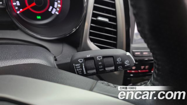 KG Mobility (SsangYong) Tivoli LX 2WD HI-DLX 2015 — фото 18