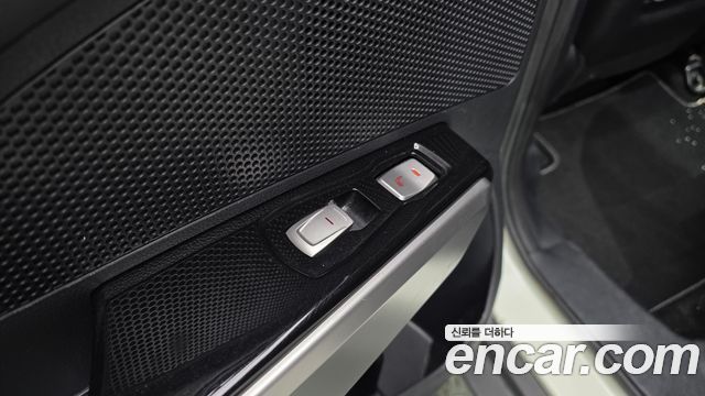 KG Mobility (SsangYong) Tivoli LX 2WD HI-DLX 2015 — фото 20