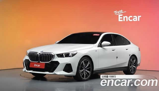 BMW 5 Series (G60) 530i xDrive M Sport 2025 — фото 1