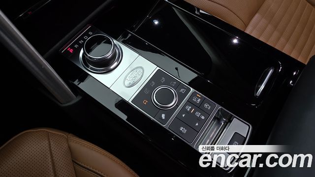 Land Rover Discovery 5 3.0 TD6 HSE Luxury 2018 — фото 9