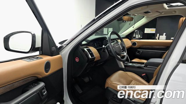 Land Rover Discovery 5 3.0 TD6 HSE Luxury 2018 — фото 10