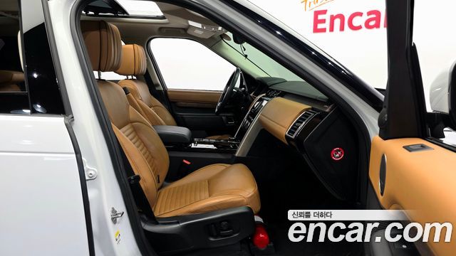 Land Rover Discovery 5 3.0 TD6 HSE Luxury 2018 — фото 12
