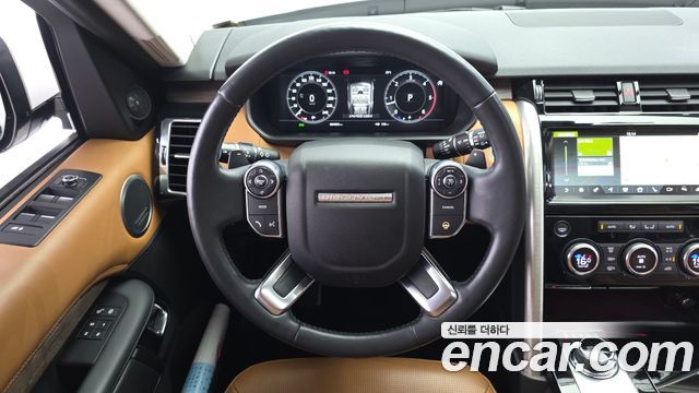 Land Rover Discovery 5 3.0 TD6 HSE Luxury 2018 — фото 13