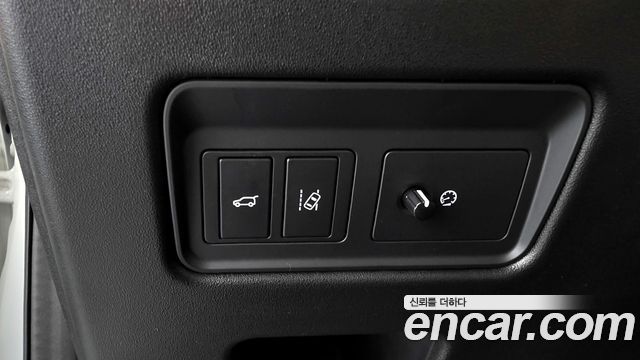 Land Rover Discovery 5 3.0 TD6 HSE Luxury 2018 — фото 16