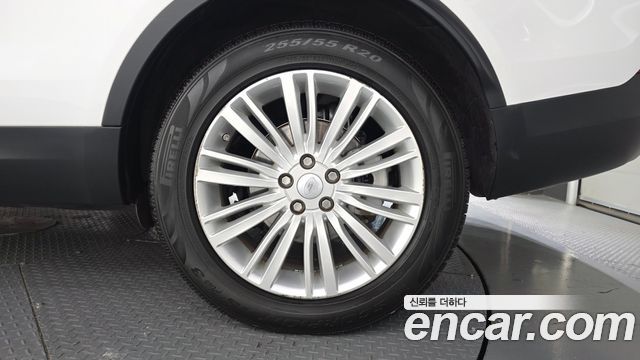 Land Rover Discovery 5 3.0 TD6 HSE Luxury 2018 — фото 21