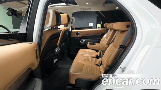 Land Rover Discovery 5 3.0 TD6 HSE Luxury 2018 — фото 26