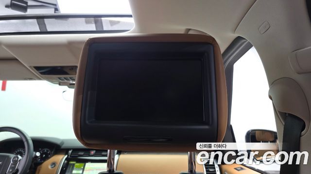 Land Rover Discovery 5 3.0 TD6 HSE Luxury 2018 — фото 30