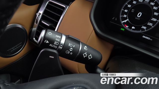Land Rover Discovery 5 3.0 TD6 HSE Luxury 2018 — фото 37