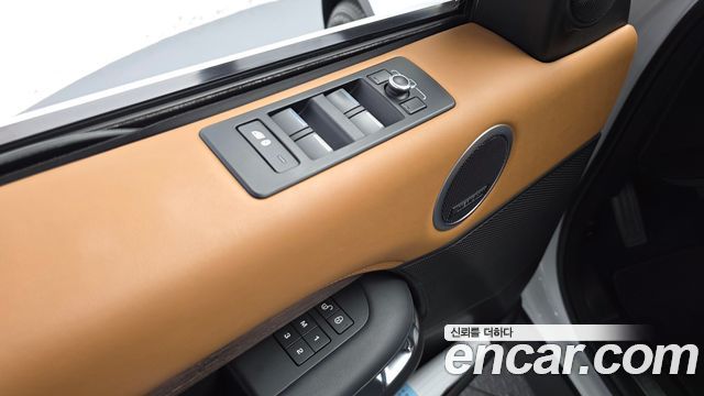 Land Rover Discovery 5 3.0 TD6 HSE Luxury 2018 — фото 38