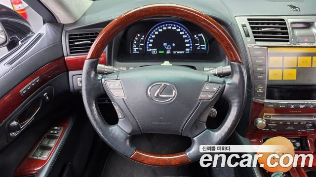 Lexus LS600hL 5-Seats Ottoman XF40 2011 — фото 13