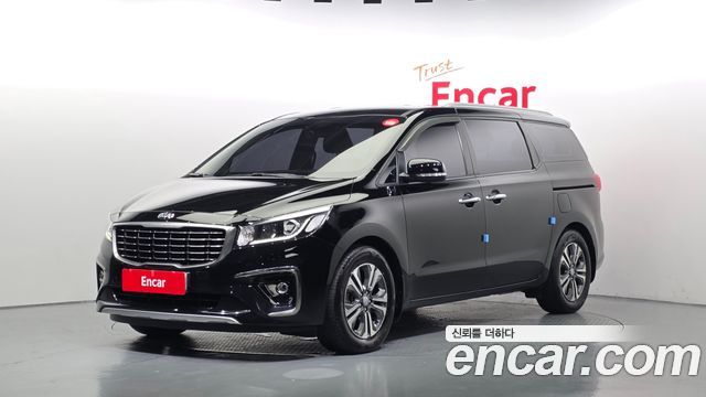 Kia Carnival 9-Seater Luxury 2019 — фото 1