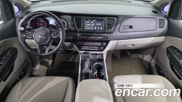 Kia Carnival 9-Seater Luxury 2019 — фото 7