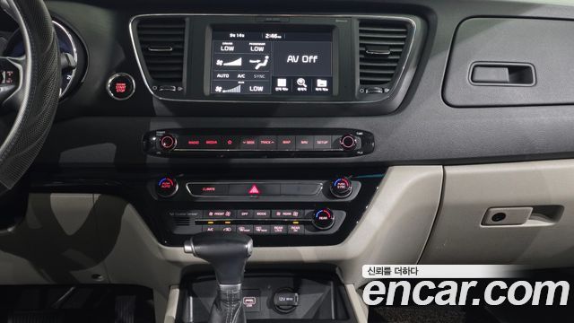 Kia Carnival 9-Seater Luxury 2019 — фото 14