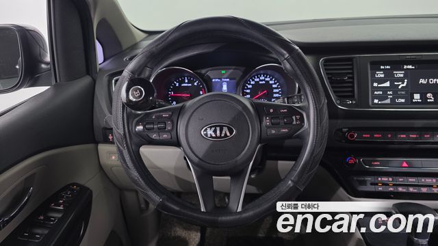 Kia Carnival 9-Seater Luxury 2019 — фото 15
