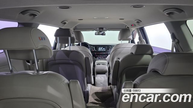 Kia Carnival 9-Seater Luxury 2019 — фото 19