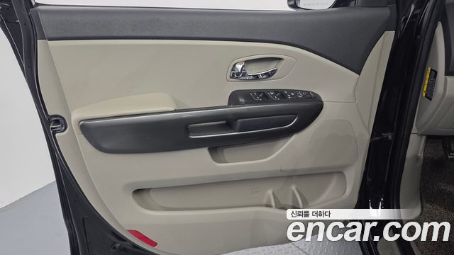Kia Carnival 9-Seater Luxury 2019 — фото 24