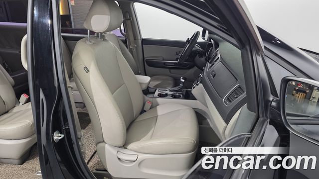 Kia Carnival 9-Seater Luxury 2019 — фото 26