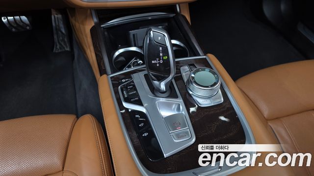 BMW 7 Series (G11) 750Li xDrive 2018 — фото 9