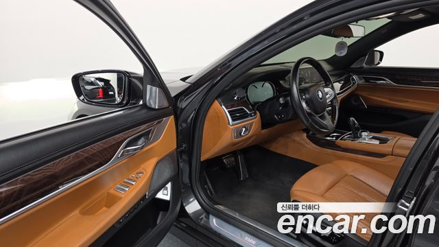 BMW 7 Series (G11) 750Li xDrive 2018 — фото 10