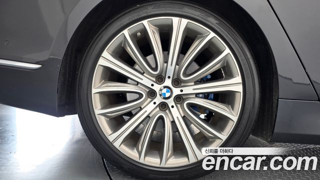 BMW 7 Series (G11) 750Li xDrive 2018 — фото 21