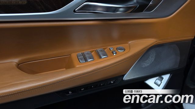 BMW 7 Series (G11) 750Li xDrive 2018 — фото 24