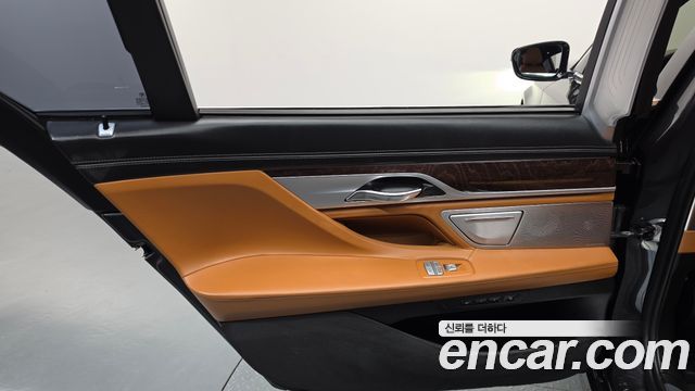 BMW 7 Series (G11) 750Li xDrive 2018 — фото 25
