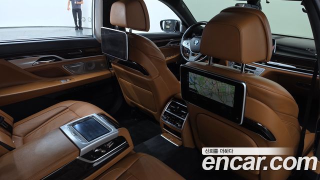 BMW 7 Series (G11) 750Li xDrive 2018 — фото 28