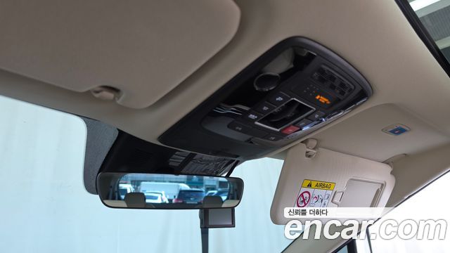 Kia Carnival (IV) HEV 9seater Signature 2025 — фото 17
