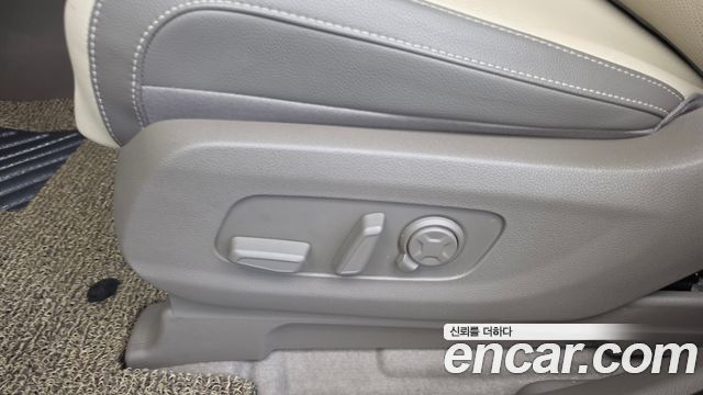 Kia Carnival (IV) HEV 9seater Signature 2025 — фото 31