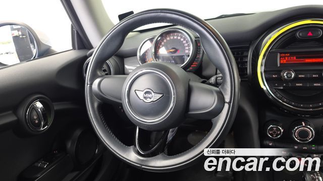MINI Cooper Standard Third Generation 2015 — фото 13