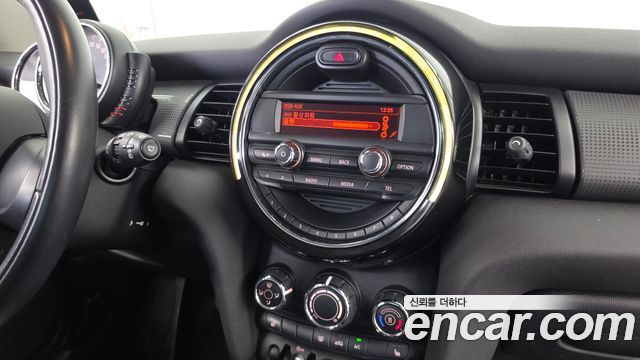 MINI Cooper Standard Third Generation 2015 — фото 14