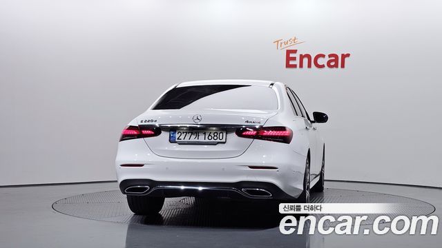 Mercedes-Benz E-Class (W213) E220d 4MATIC AMG Line 2021 — фото 4