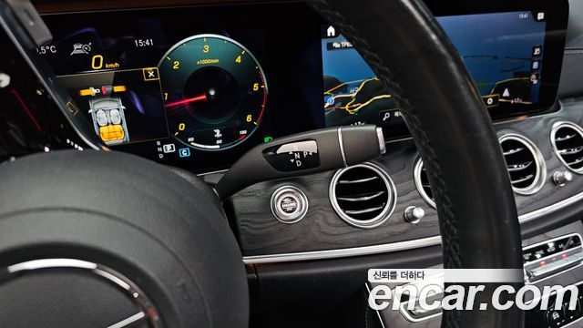 Mercedes-Benz E-Class (W213) E220d 4MATIC AMG Line 2021 — фото 9