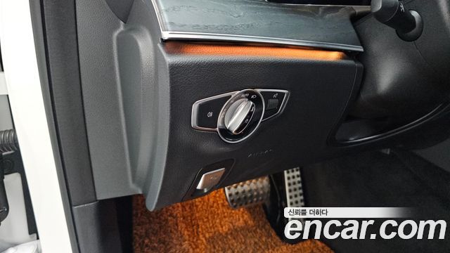 Mercedes-Benz E-Class (W213) E220d 4MATIC AMG Line 2021 — фото 27