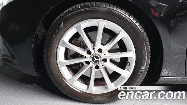 Mercedes-Benz A-Class (W177) A220 Sedan 2020 — фото 5