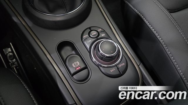 MINI Cooper Countryman Classic 2nd 2023 — фото 9