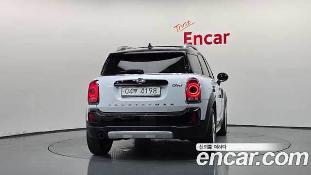 MINI Cooper Countryman HIGH 2nd 2018 — фото 4