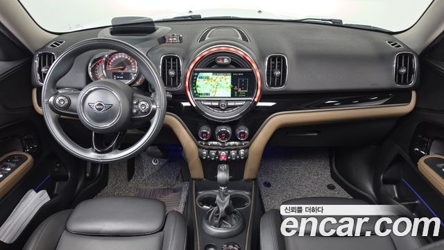 MINI Cooper Countryman HIGH 2nd 2018 — фото 7