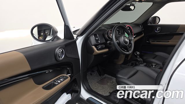 MINI Cooper Countryman HIGH 2nd 2018 — фото 10