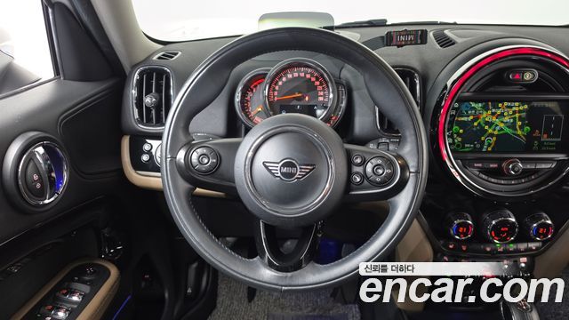 MINI Cooper Countryman HIGH 2nd 2018 — фото 13