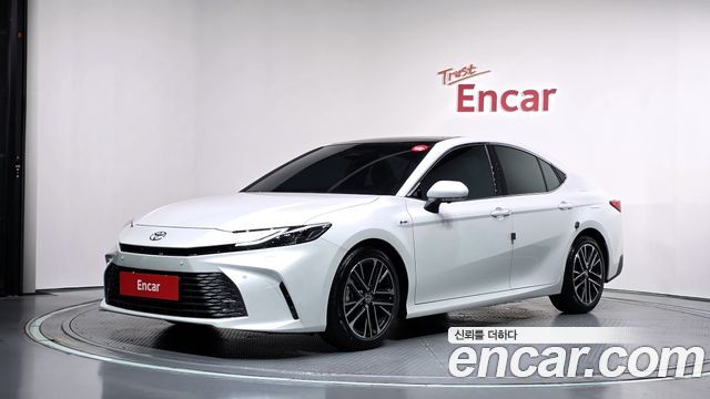 Toyota Camry (XV80) 2.5 XLE Premium Hybrid 2025 — фото 1