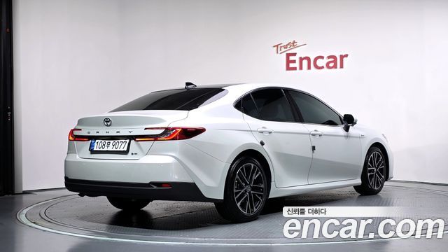Toyota Camry (XV80) 2.5 XLE Premium Hybrid 2025 — фото 2