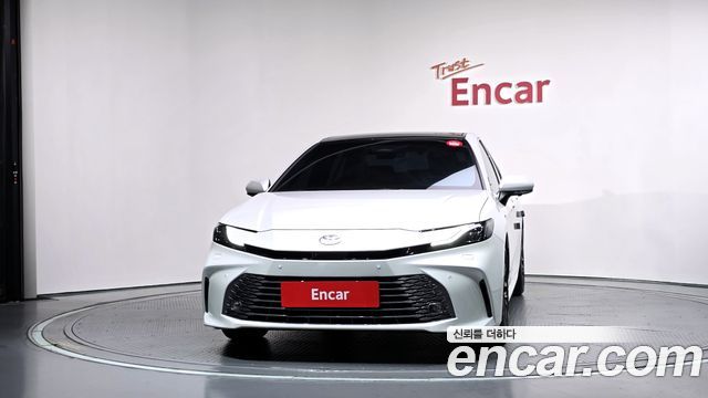 Toyota Camry (XV80) 2.5 XLE Premium Hybrid 2025 — фото 3