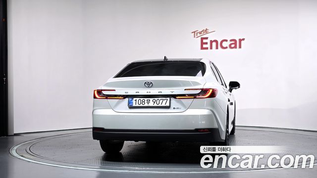Toyota Camry (XV80) 2.5 XLE Premium Hybrid 2025 — фото 4