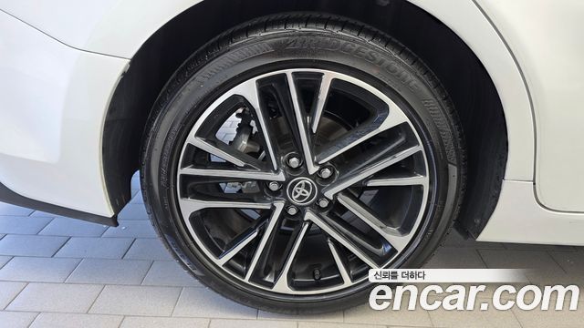 Toyota Camry (XV80) 2.5 XLE Premium Hybrid 2025 — фото 5