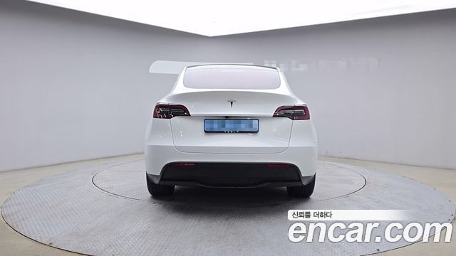 Tesla Model Y RWD 2024 — фото 4
