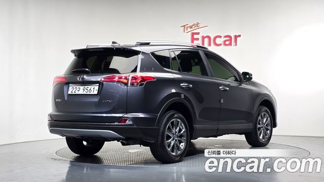 Toyota RAV4 2.5 2WD 4th 2017 — фото 2