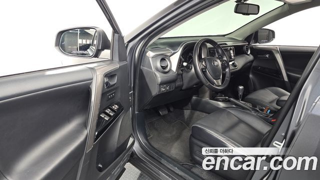 Toyota RAV4 2.5 2WD 4th 2017 — фото 10