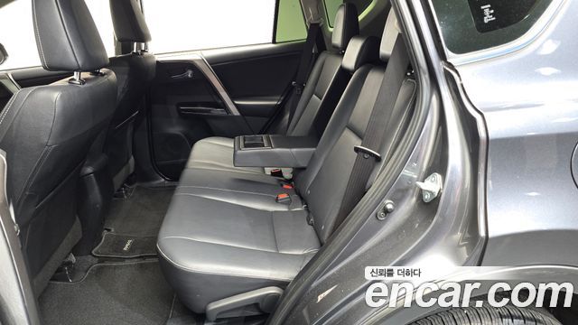 Toyota RAV4 2.5 2WD 4th 2017 — фото 11