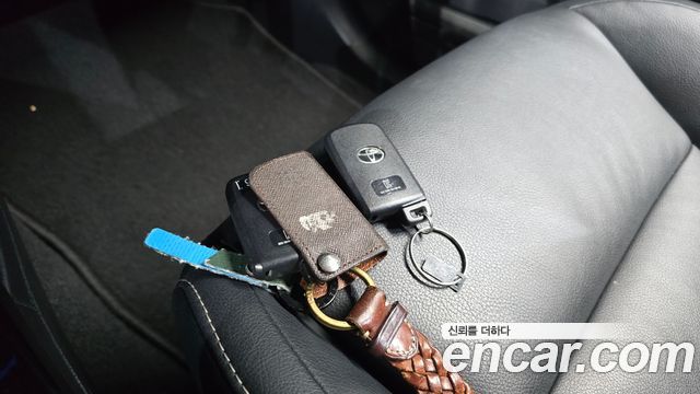 Toyota RAV4 2.5 2WD 4th 2017 — фото 16